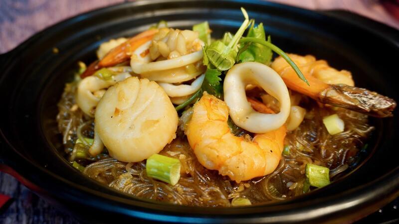 stir-fried glass noodles w/ seafood